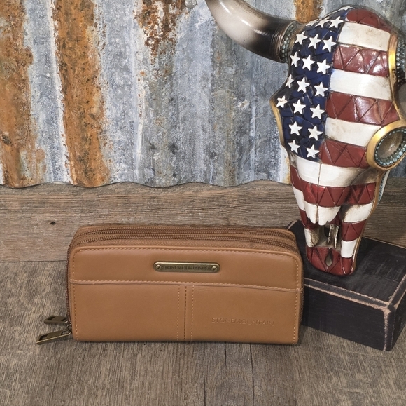 Stone Mountain Accessories Handbags - STONE MOUNTAIN Hampton Large Double-Zip Wallet Nutmeg